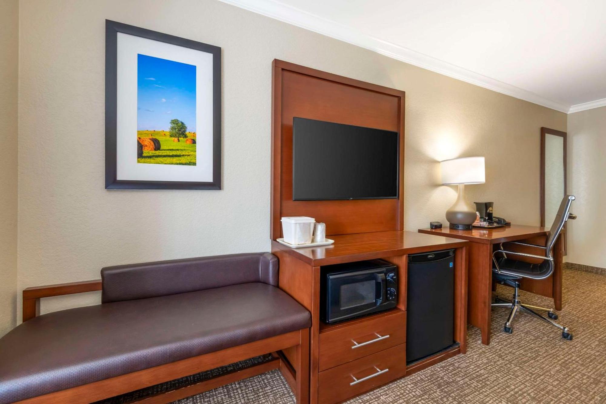 Comfort Suites Elizabethtown Exterior photo