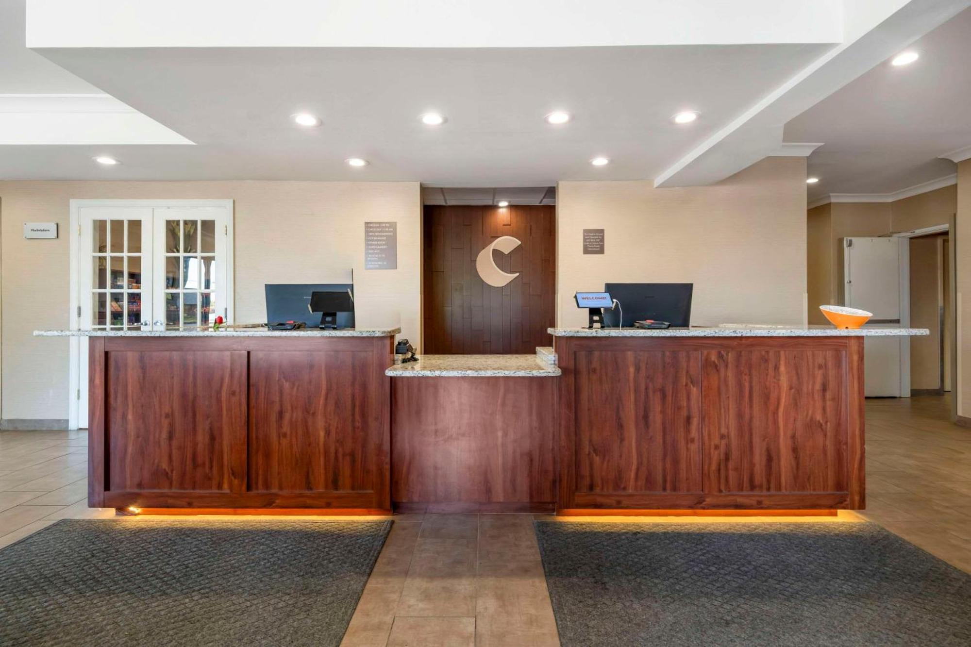Comfort Suites Elizabethtown Exterior photo